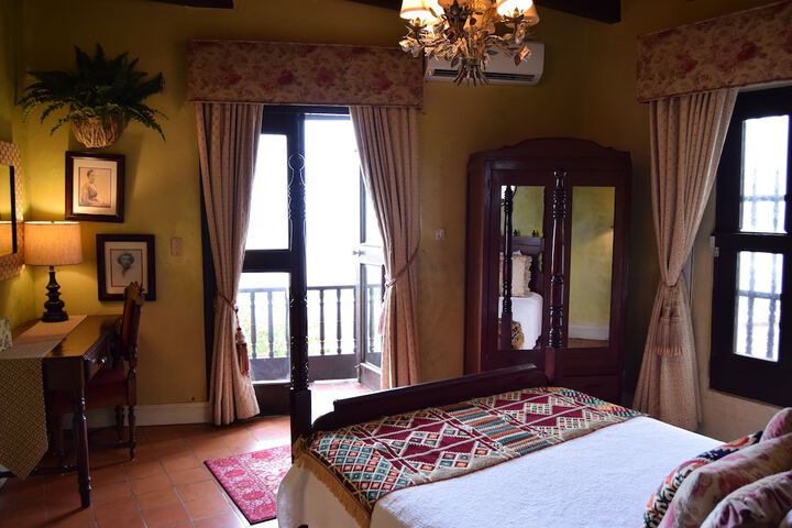 Room 6 of 132