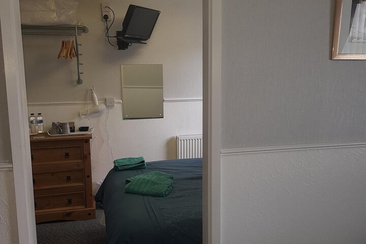 Room 18 of 93