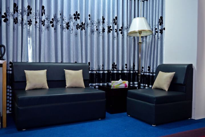 Room 9 of 36