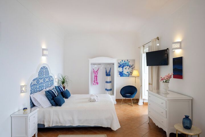 Room 46 of 221
