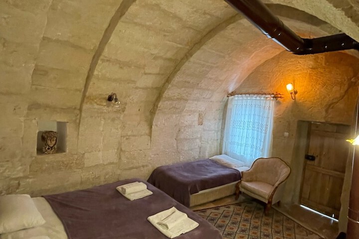 Room 8 of 31