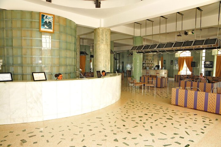 Entrance & Lobby