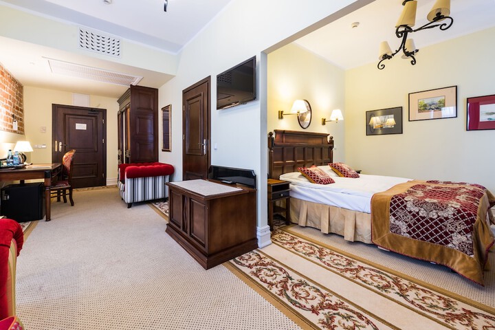 Room 36 of 72