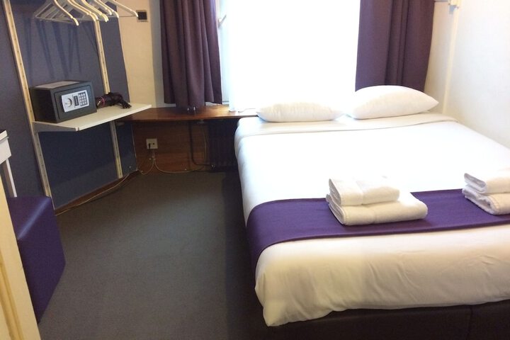 Room 37 of 54