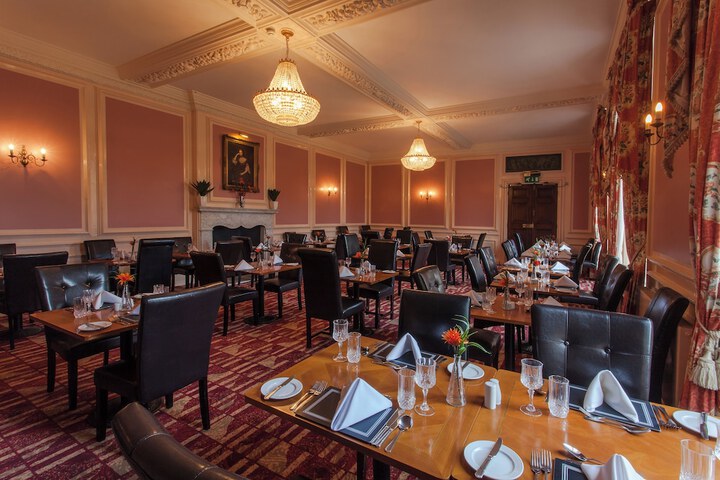 Dining 65 of 141