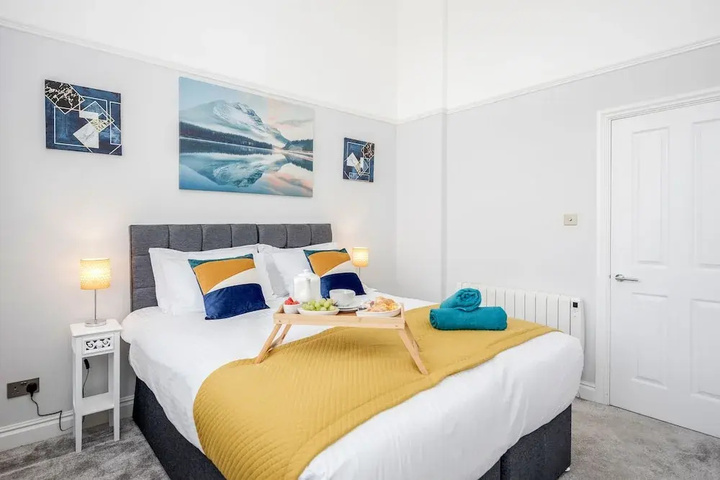 Room 2 of 11