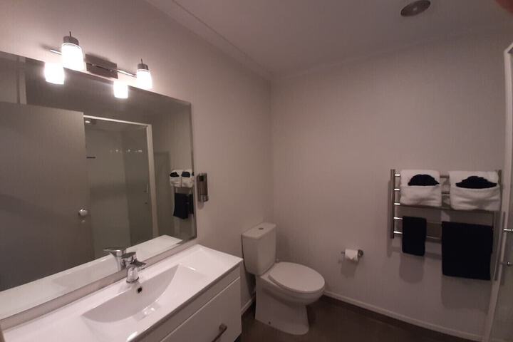 Room 25 of 38