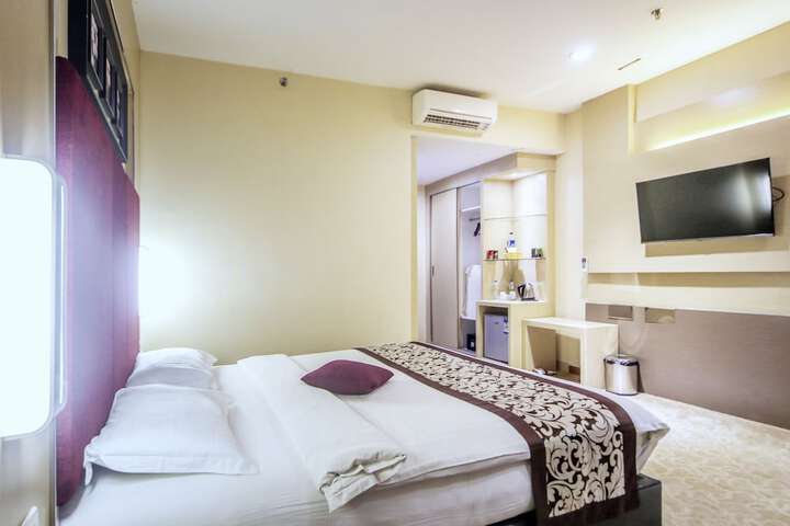 Room 19 of 64