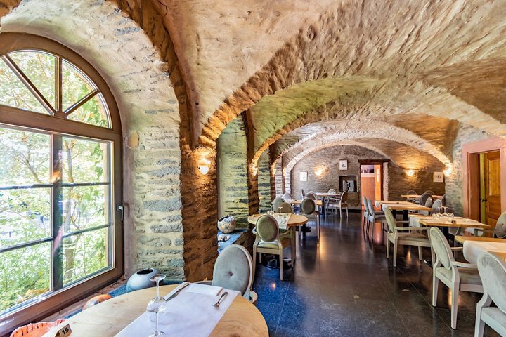 Dining 74 of 82