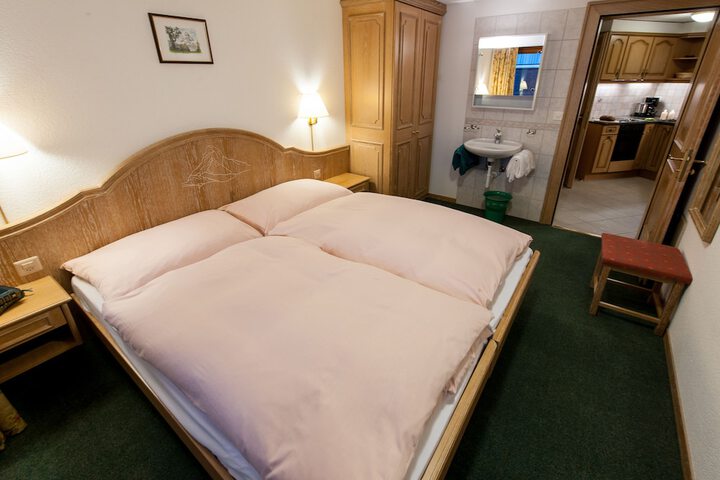 Room 3 of 56