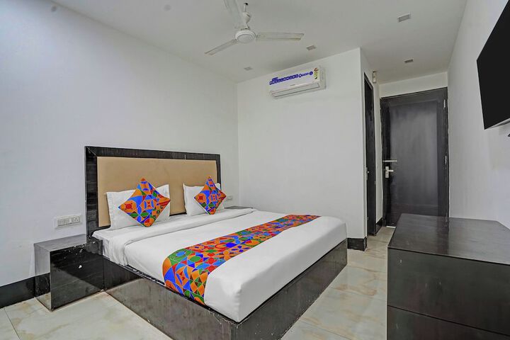 Room 10 of 22