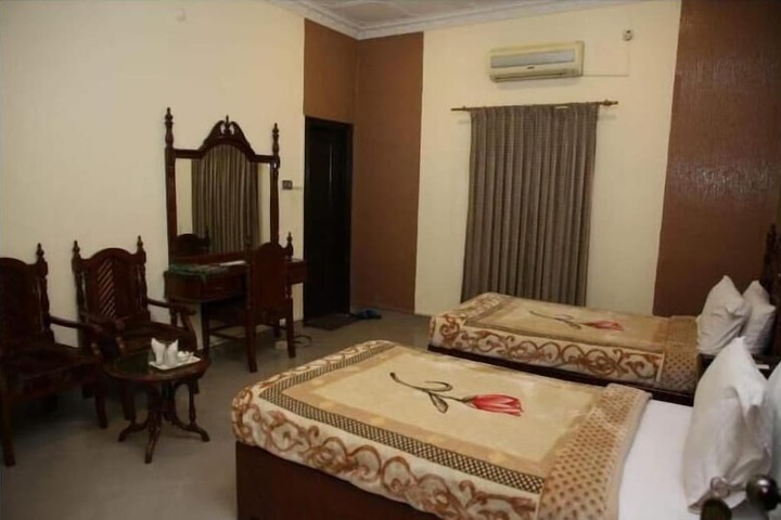 Room 9 of 22