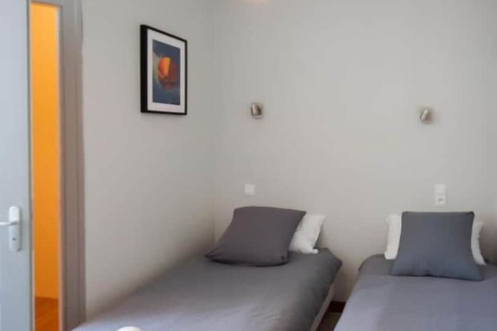 Room 8 of 17