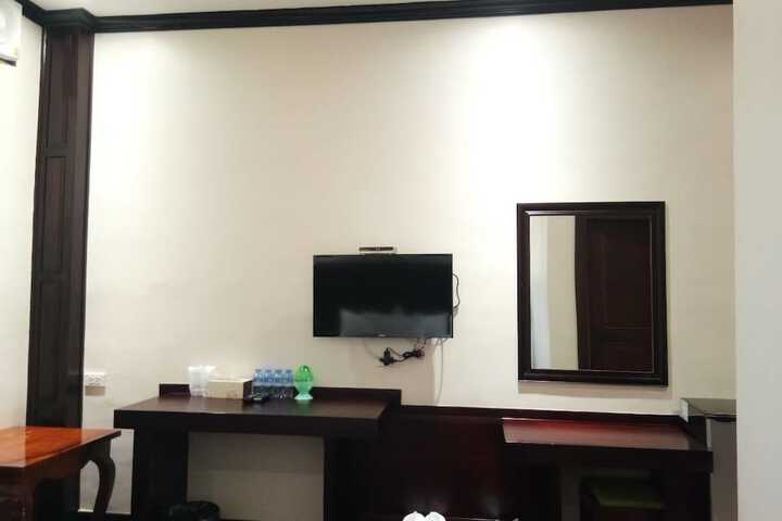 Room 21 of 28