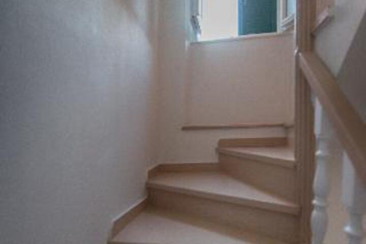 Room 10 of 10