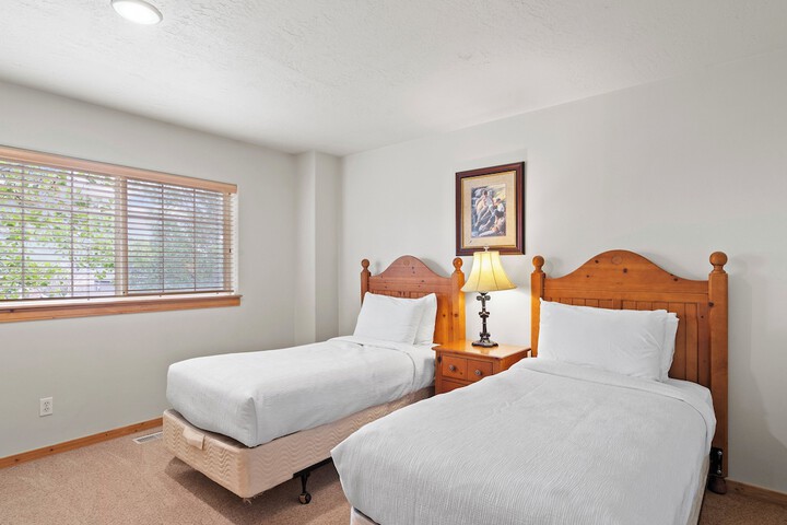 Room 26 of 142