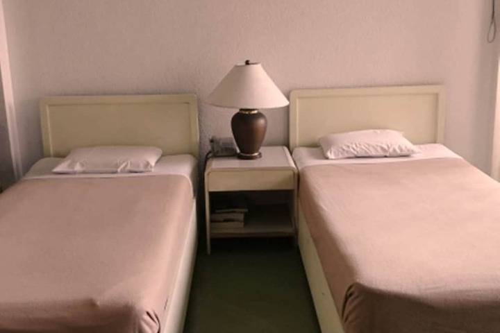 Room 2 of 29