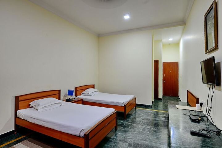 Room 3 of 39