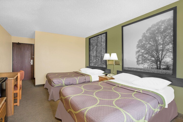 2 Double Beds (7 of 7)