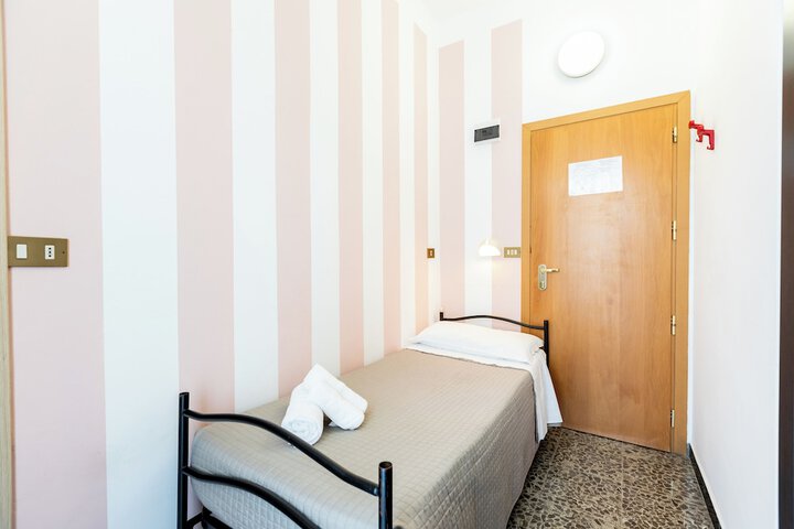 Room 22 of 119