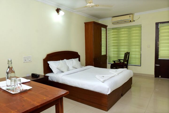Room 11 of 26