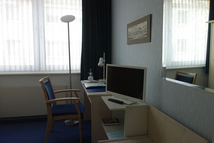 Room 18 of 50