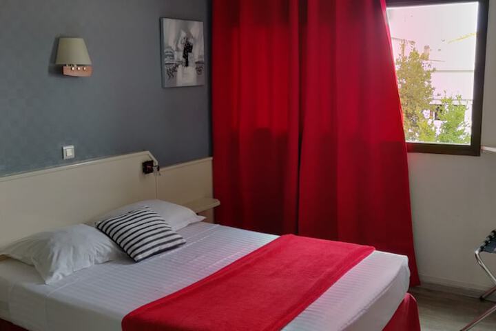 Room 4 of 50