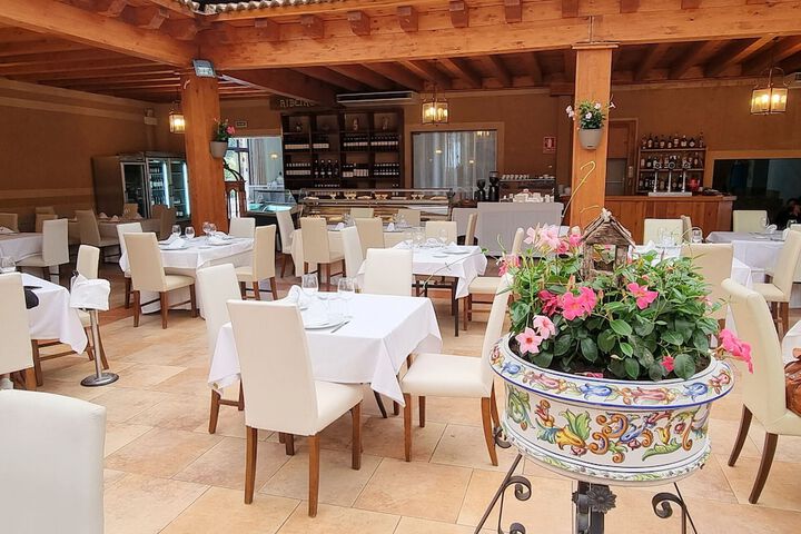 Dining Photos