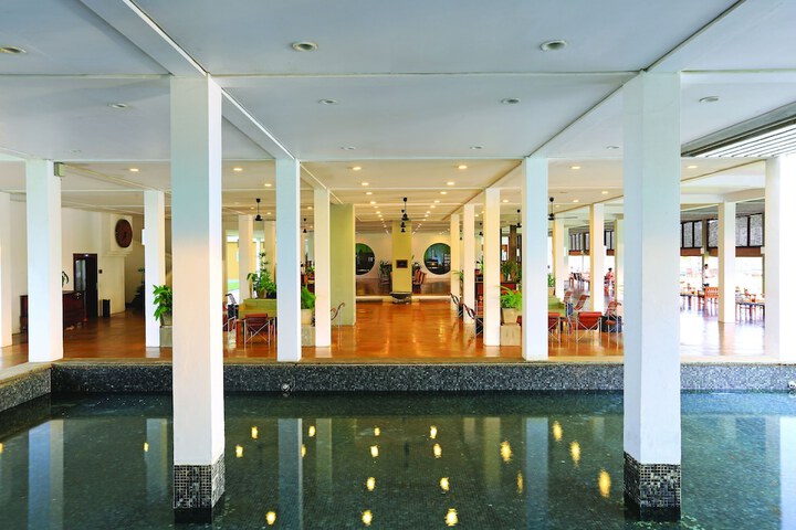 Entrance & Lobby