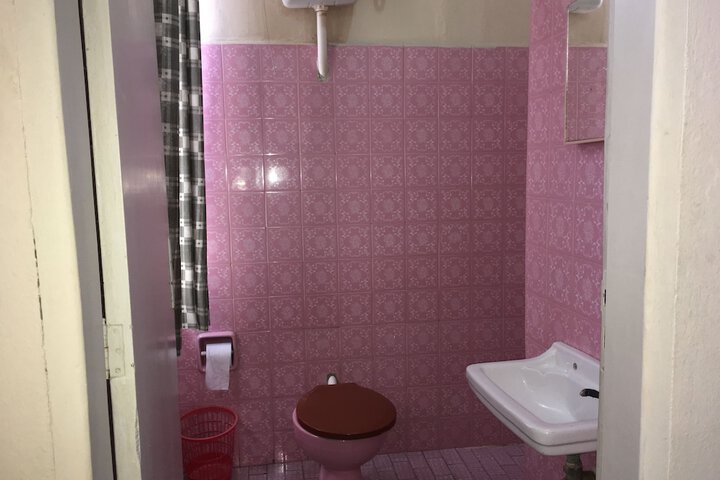 Room 23 of 38