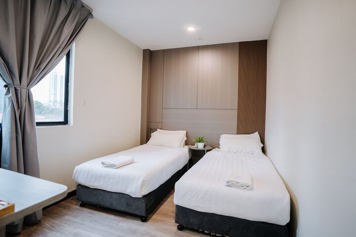 Room 14 of 38