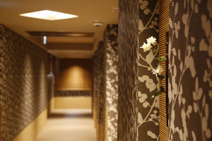 Ballroom/Hall 93 of 102