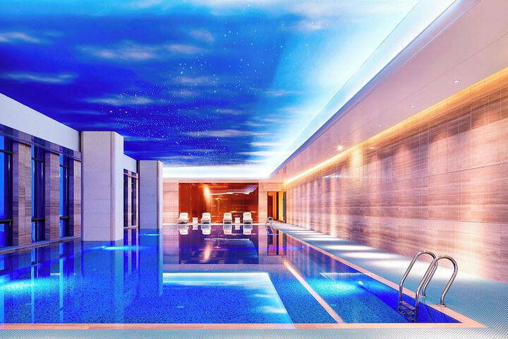 Hotel Pool