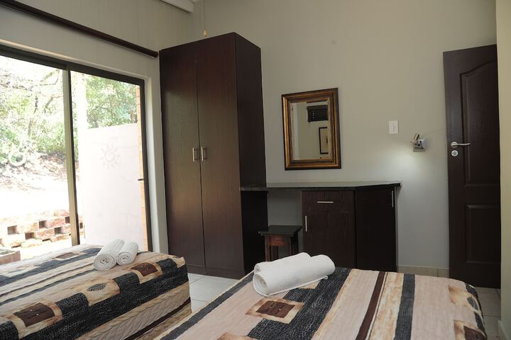 Room 7 of 236