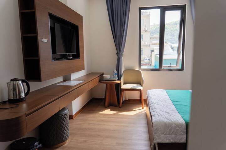 Room 5 of 19