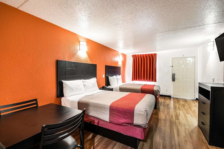 Room 22 of 36
