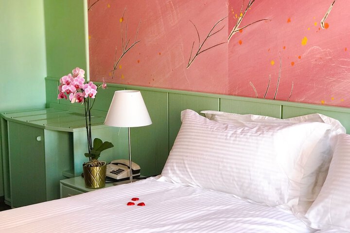 Room 4 of 51