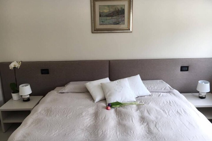 Room 16 of 18