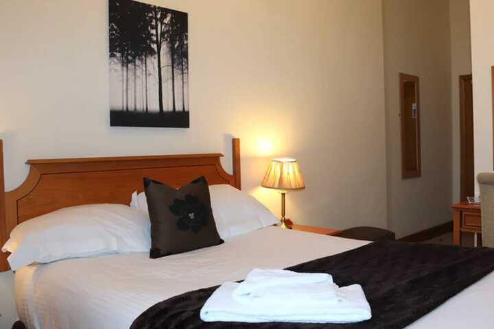 Room 9 of 34