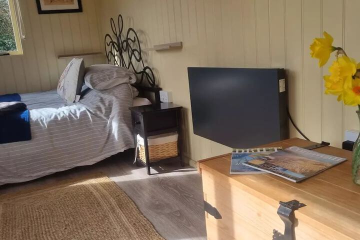 Room 2 of 29