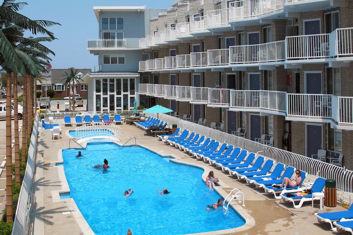 Pool 216 of 258