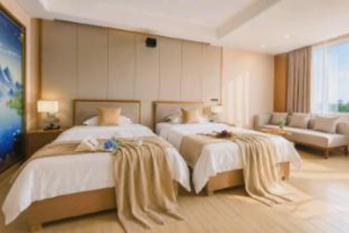 Room 12 of 12