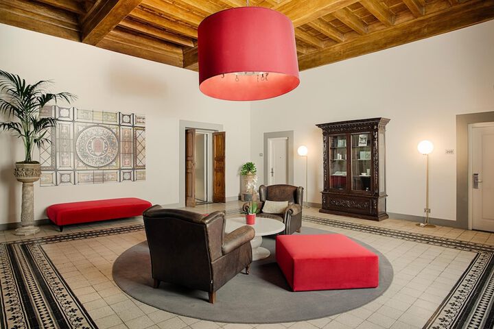 Entrance & Lobby