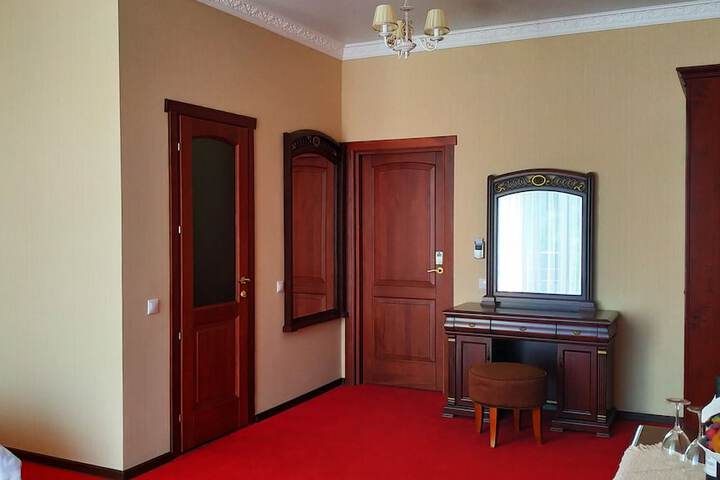 Room 13 of 51