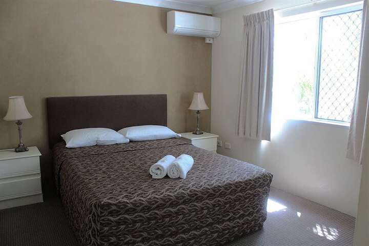 Room 6 of 25