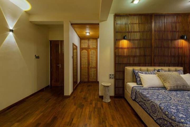 Room 7 of 36