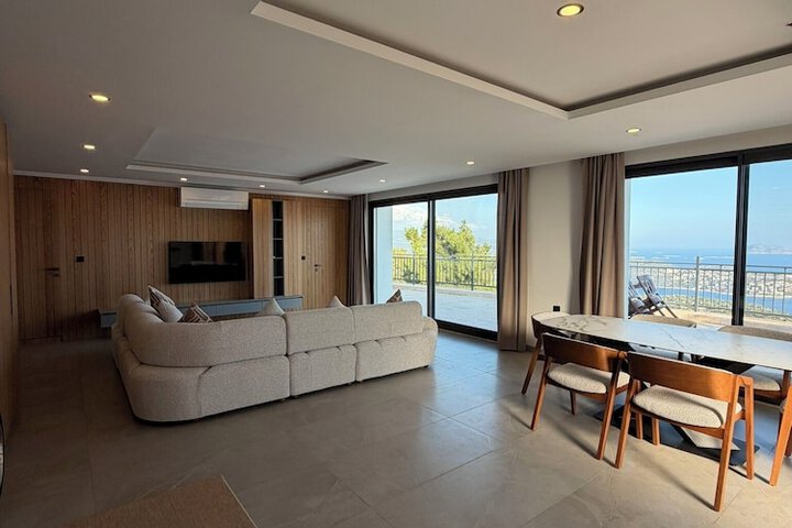 Room 25 of 39
