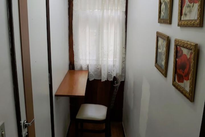 Room 6 of 26