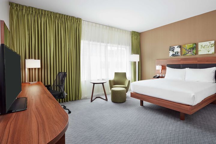 Room 15 of 52