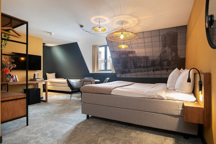 Room 10 of 110